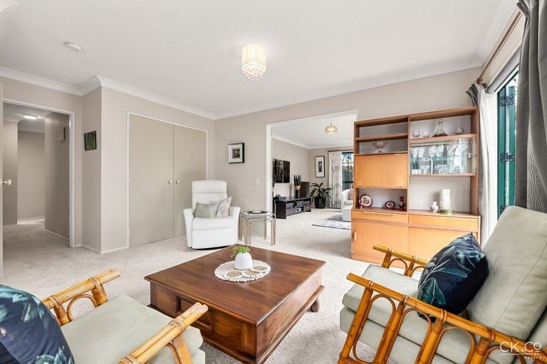 Photo of property in 2/118 Whites Line East, Waiwhetu, Lower Hutt, 5010