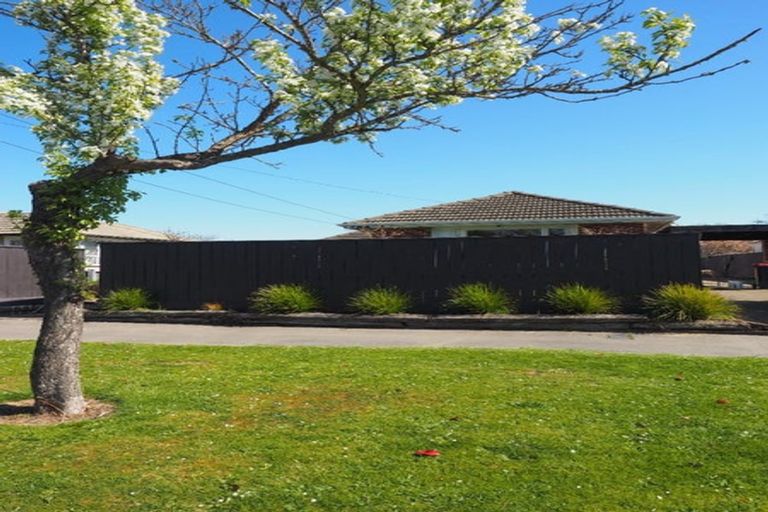 Photo of property in 15 Manor Place, Bryndwr, Christchurch, 8053