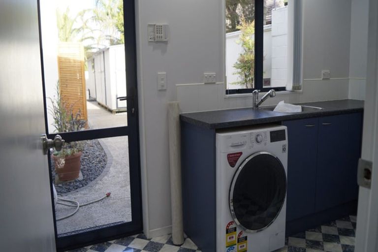 Photo of property in 1b Estuary Views, Shelly Park, Auckland, 2014