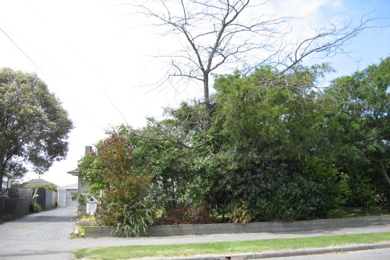 Photo of property in 56 Pembroke Street, Avondale, Christchurch, 8061