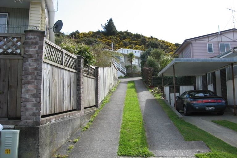 Photo of property in 1/6 Naseby Grove, Wainuiomata, Lower Hutt, 5014