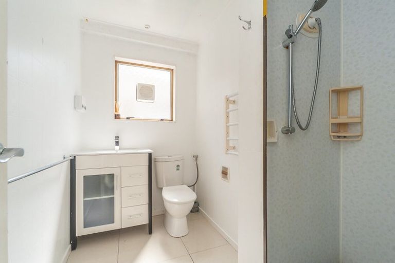 Photo of property in 1 Paddington Grove, Karori, Wellington, 6012