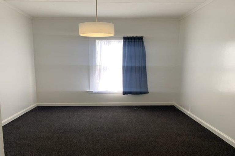 Photo of property in 98 Pembroke Street, Carterton, 5713