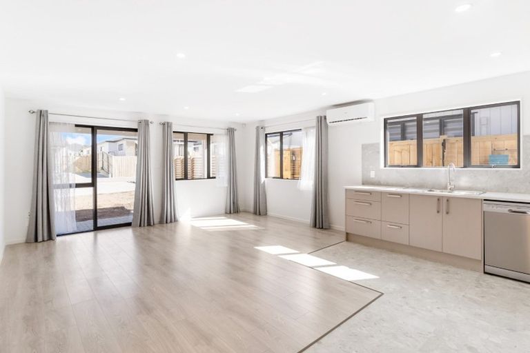 Photo of property in 15a Tributary Parade, Karaka, Papakura, 2113