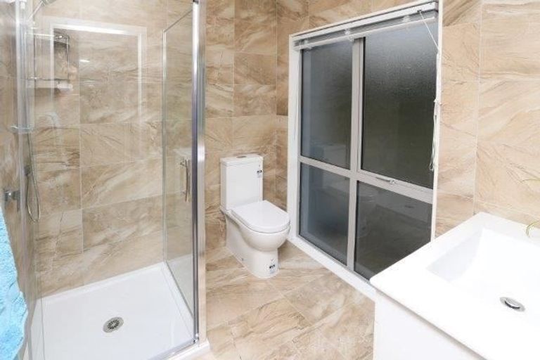 Photo of property in 1/11 Crosher Place, Silverdale, Hamilton, 3216