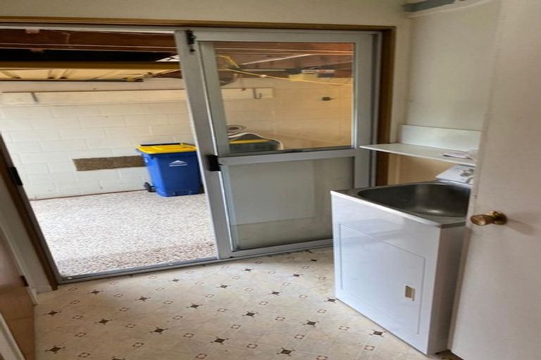 Photo of property in 1/20 Shakespeare Road, Milford, Auckland, 0620