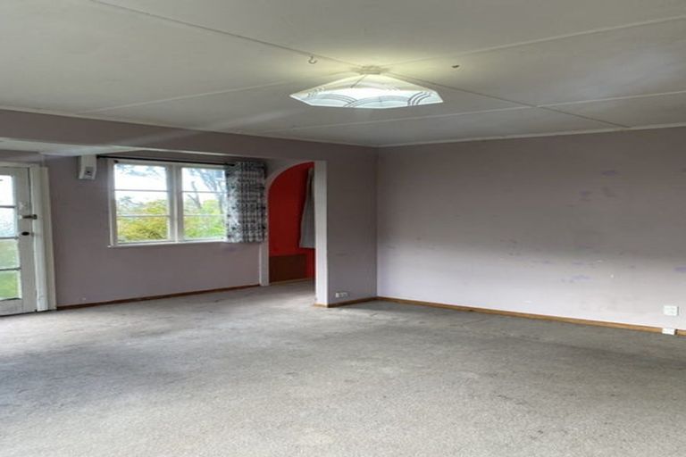 Photo of property in 39 Roberts Street, Tawa, Wellington, 5028