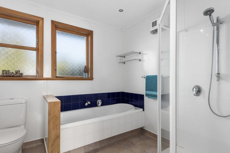 Photo of property in 100 Fraser Crescent, Elderslea, Upper Hutt, 5018