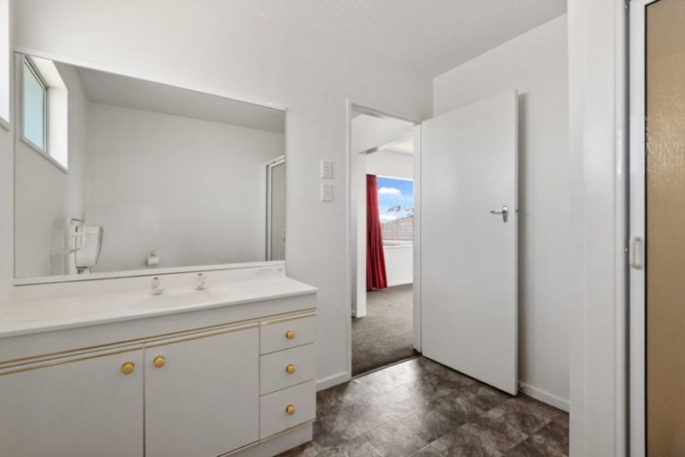 Photo of property in 4 Portnall Place, Parklands, Christchurch, 8083