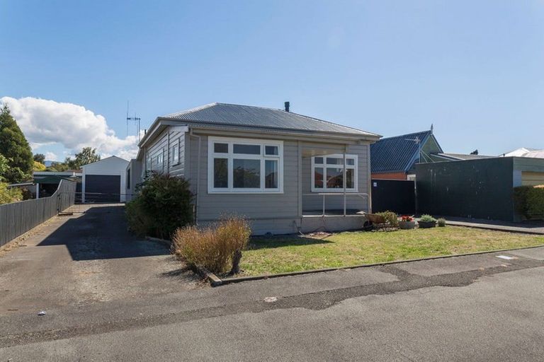 Photo of property in 29 Tennyson Street, Dannevirke, 4930
