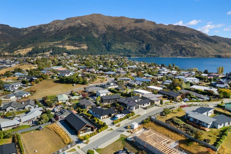 Photo of property in 11 Sarges Way, Lake Hawea, Wanaka, 9382