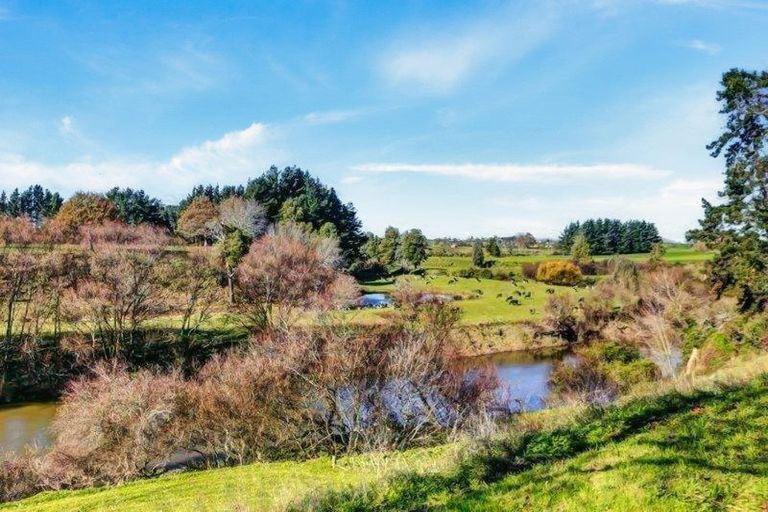 Photo of property in 166 Te Pahu Road, Te Pahu, Hamilton, 3285