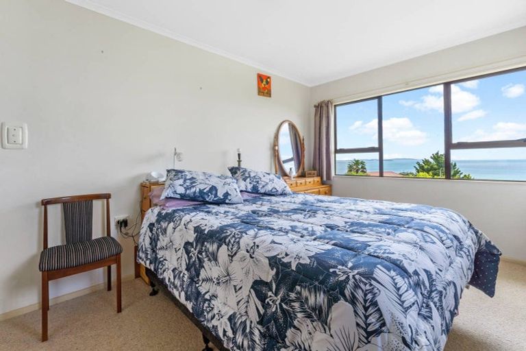 Photo of property in 258 Whangaparaoa Road, Red Beach, 0932