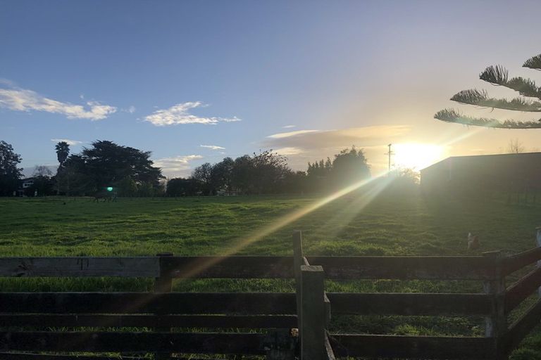 Photo of property in 264 State Highway 16, Kumeu, 0892