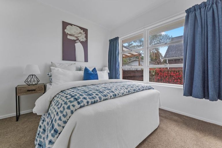 Photo of property in 2/24 Evelyn Place, Hillcrest, Auckland, 0627