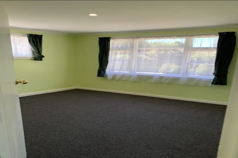 Photo of property in 8 Bushby Place, Bryndwr, Christchurch, 8053