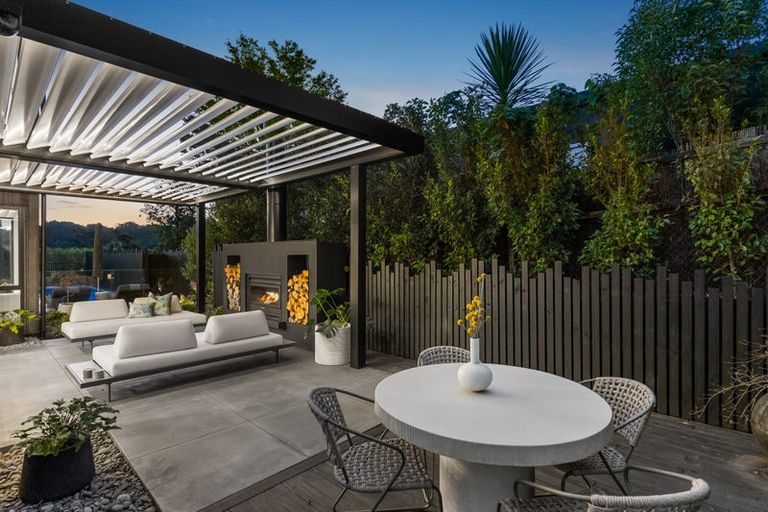 Photo of property in 21 Oscar Road, Greenhithe, Auckland, 0632