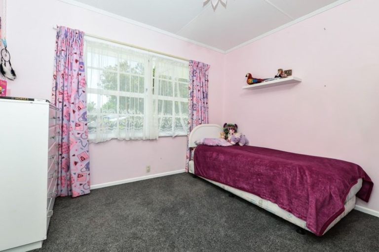 Photo of property in 1 Kohekohe Place, Pukete, Hamilton, 3200