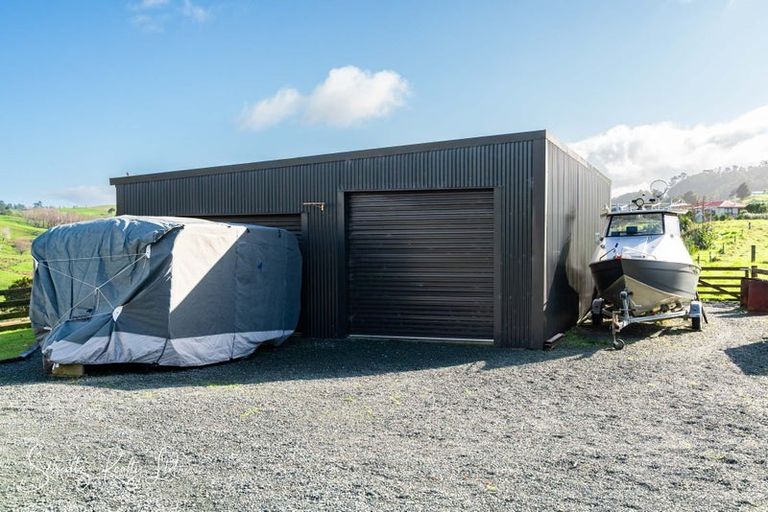 Photo of property in 194 Heatley Road, Whakapirau, Maungaturoto, 0583