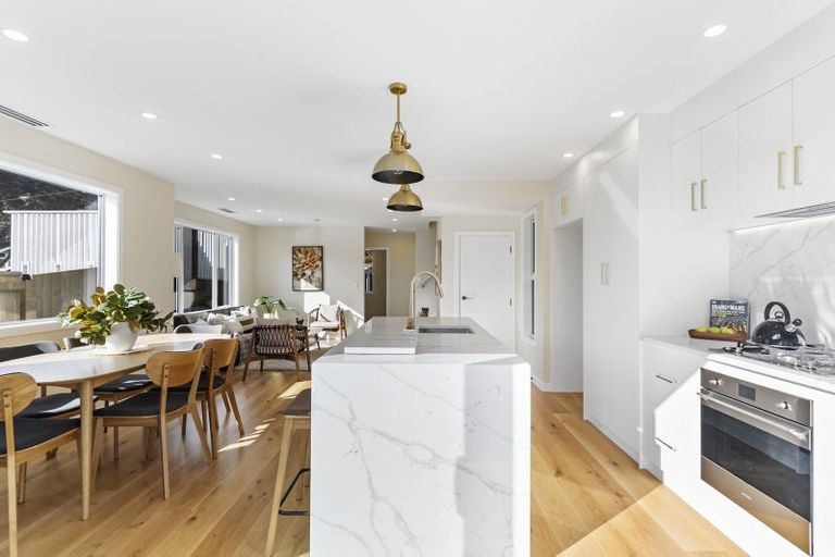 Photo of property in 1 Pinnacle Street, Seatoun, Wellington, 6022