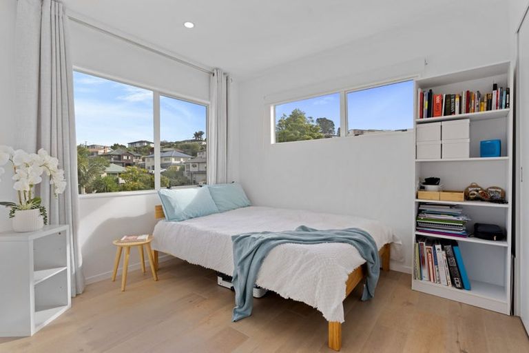 Photo of property in 2/1 Mossop Rise, Glenfield, Auckland, 0629