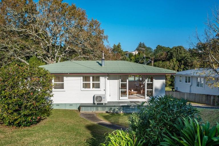 Photo of property in 132 Lancaster Road, Beach Haven, Auckland, 0626