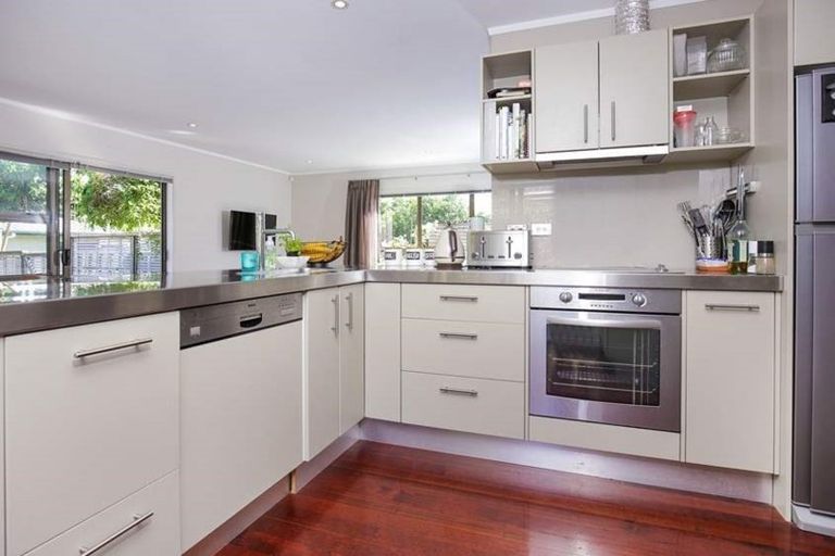 Photo of property in 4/8 Brook Street, Milford, Auckland, 0620