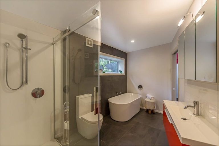 Photo of property in 3 Glenelg Road, Red Beach, 0932