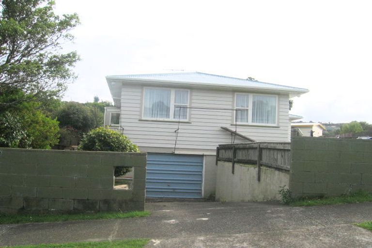 Photo of property in 18 Barberry Grove, Maungaraki, Lower Hutt, 5010