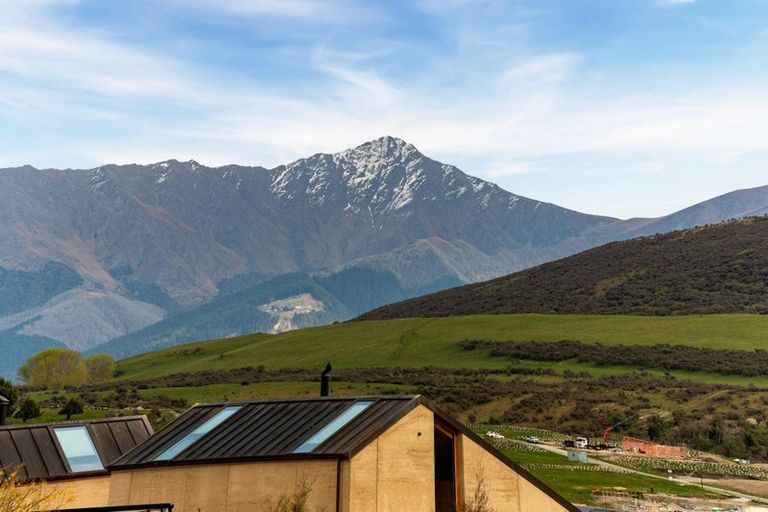 Photo of property in 24 Cunninghams Drive, Jacks Point, Queenstown, 9371