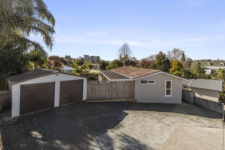 Photo of property in 56b Woodglen Road, Glen Eden, Auckland, 0602