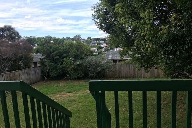 Photo of property in 6 Knightsbridge Drive, Forrest Hill, Auckland, 0620