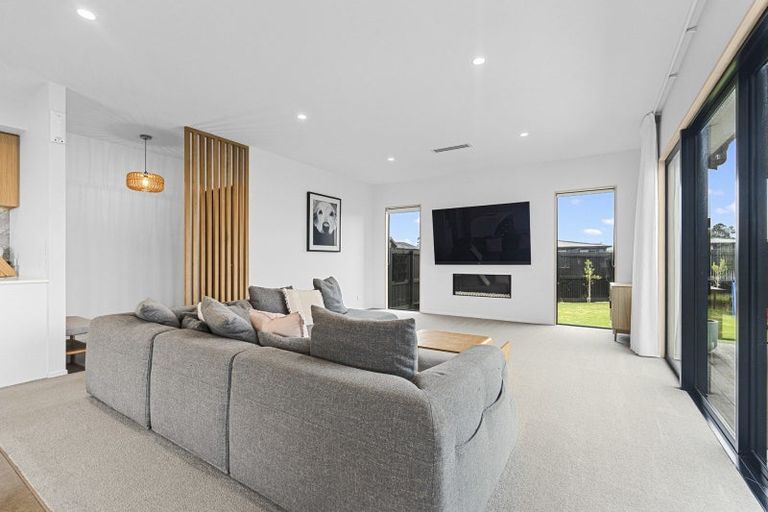 Photo of property in 9a Desmond Place, Bell Block, New Plymouth, 4312