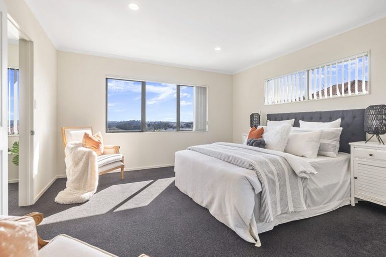 Photo of property in 42 Black Teal Close, Unsworth Heights, Auckland, 0632