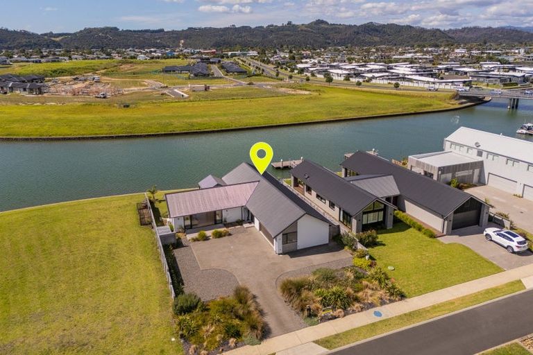 Photo of property in 20 Ngaroma Crescent, Whitianga, 3510