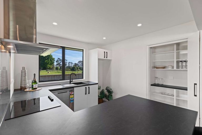 Photo of property in 30 Oldfield Lane, Marton, 4710