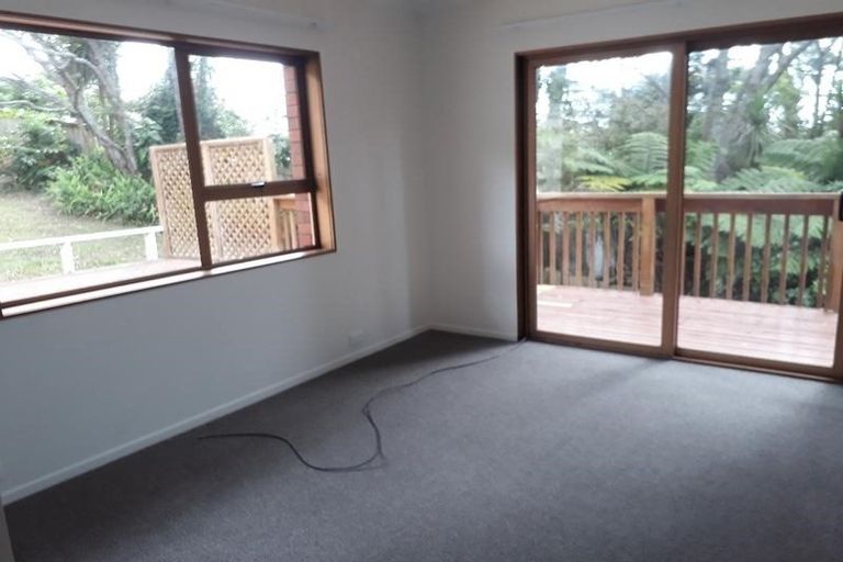 Photo of property in 2/12 Surville Place, Mairangi Bay, Auckland, 0630