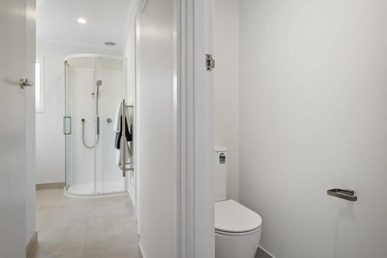 Photo of property in 2/76 Francis Street, Hauraki, Auckland, 0622