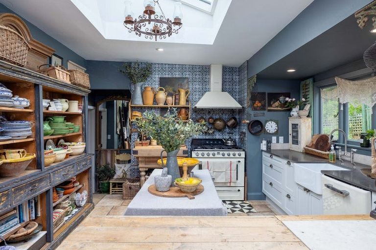 Photo of property in 33 Sandy Beach Road, Governors Bay, Lyttelton, 8971