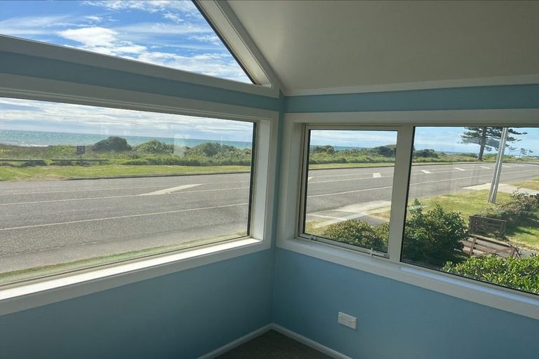Photo of property in 92 Marine Parade, Otaki Beach, Otaki, 5512
