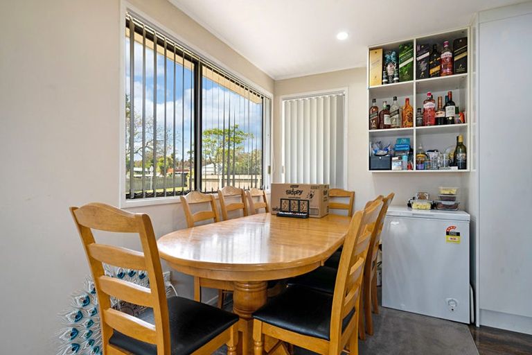 Photo of property in 4a Karepo Crescent, Ranui, Auckland, 0612