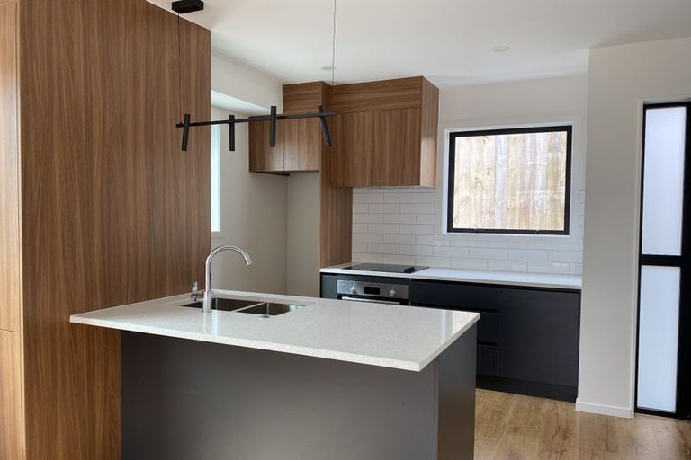 Photo of property in 3/85 Royal View Road, Te Atatu South, Auckland, 0610