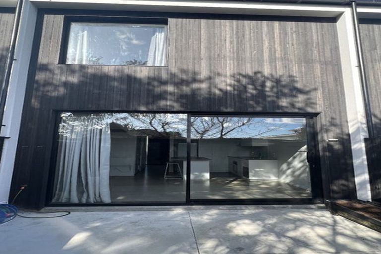 Photo of property in 5 Te Ara O Paetutu, Petone, Lower Hutt, 5012