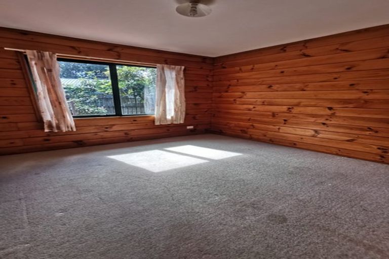 Photo of property in 13a Riserra Drive, Ranui, Auckland, 0612