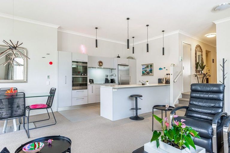 Photo of property in 58 Parkside Drive, Orewa, 0931