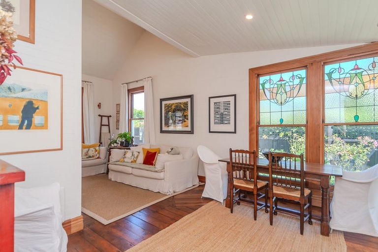 Photo of property in 1 Totara St Rona Bay, Eastbourne, Lower Hutt, 5013