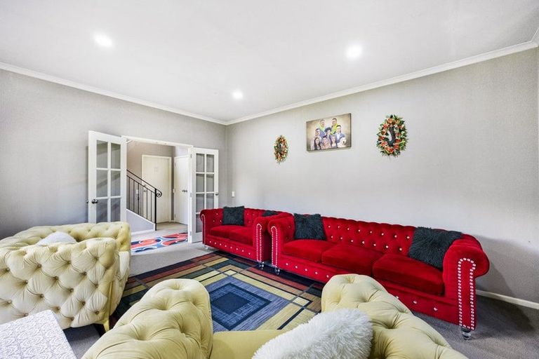 Photo of property in 1 Seresin Crescent, Flat Bush, Auckland, 2016