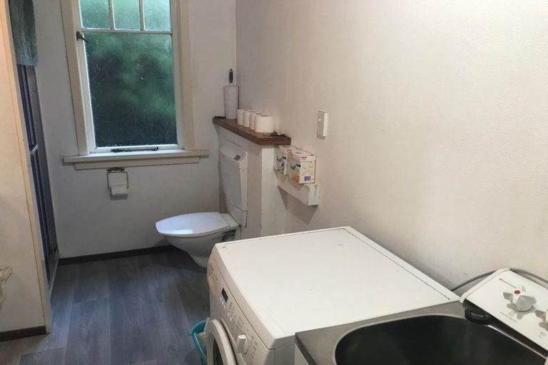 Photo of property in 1 Linwood Way, Island Bay, Wellington, 6023