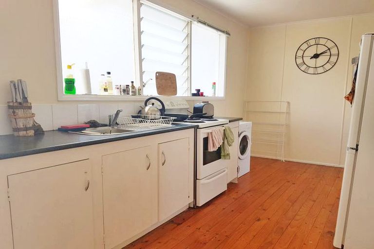 Photo of property in 2/7 Oteha Valley Road, Northcross, Auckland, 0632