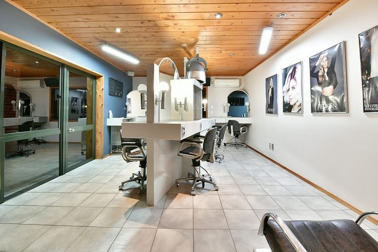 Photo of property in 155 Taupaki Road, Taupaki, Henderson, 0782